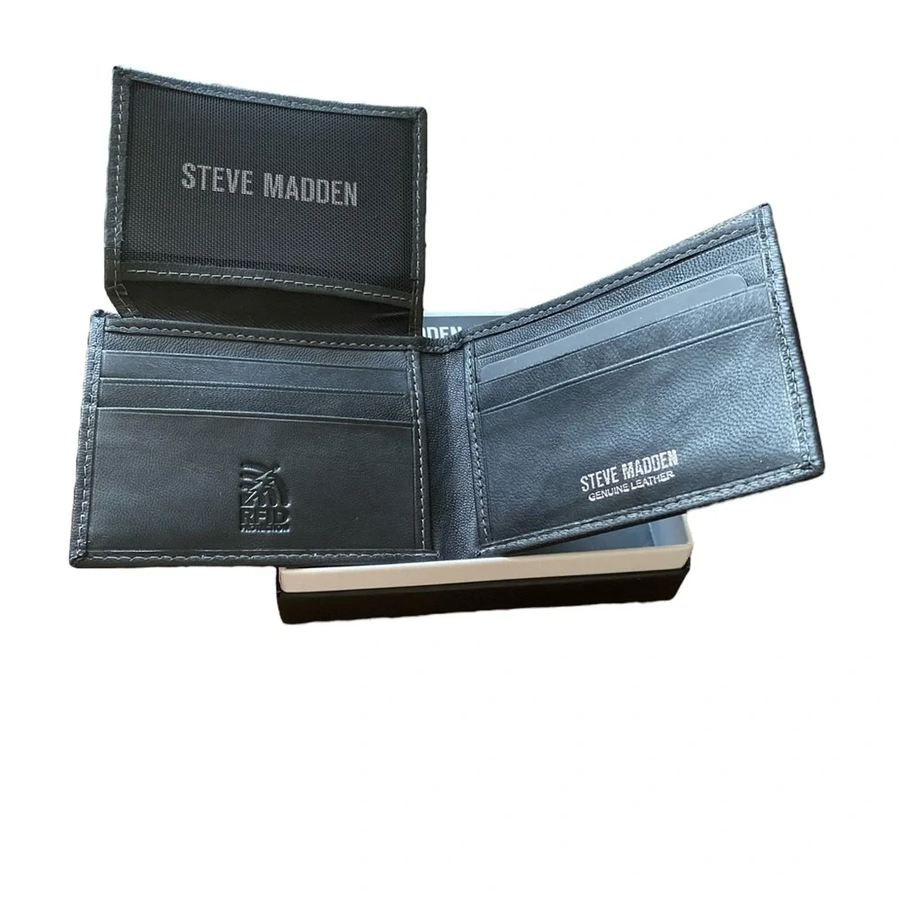 Steve Madden Leather Wallet